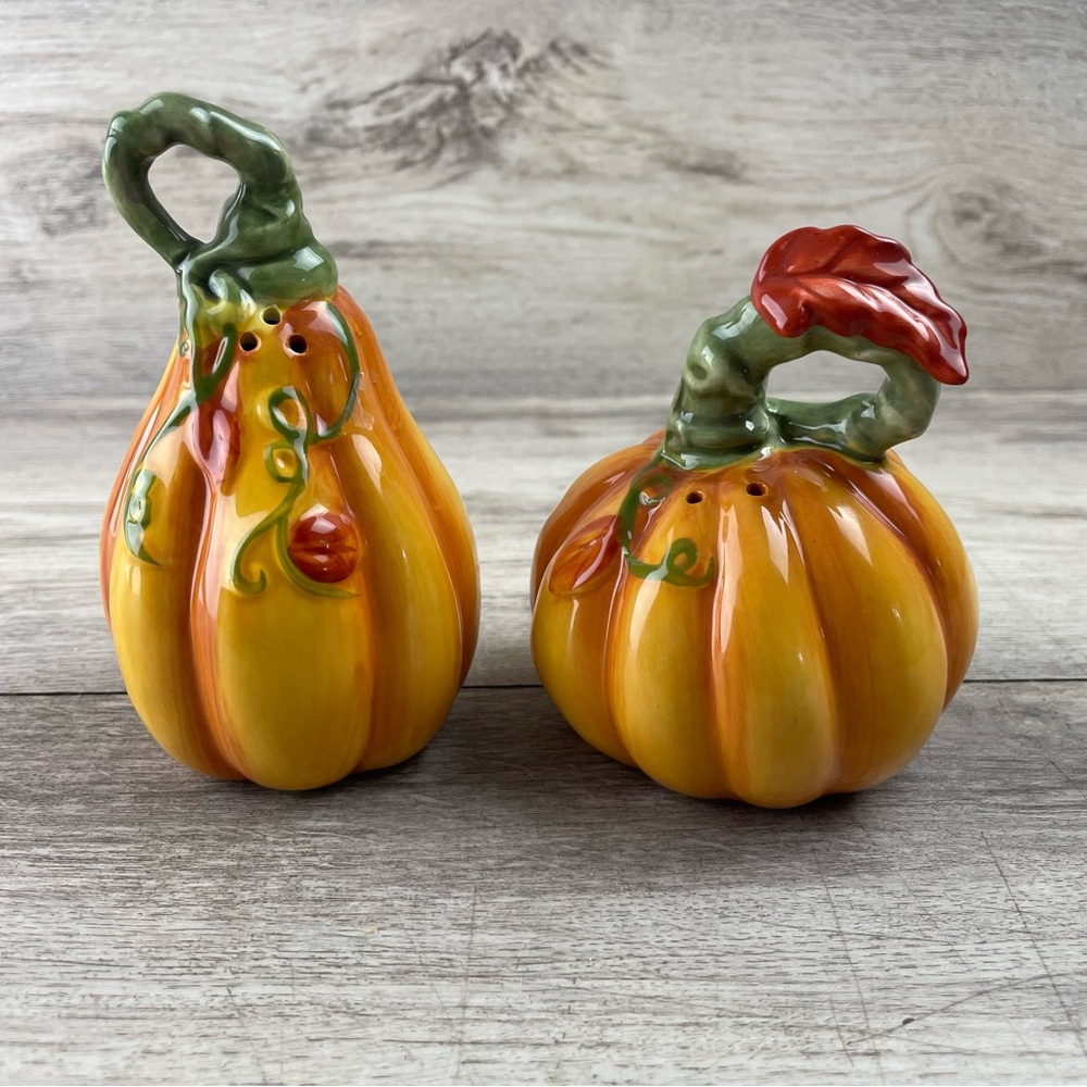 Harvest Pumpkin Salt & Pepper Shaker Set Ceramic Blue Sky Clayworks Thanksgiving